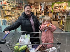 Groenland : micro-trottoir dans un centre commercial à Nuuk